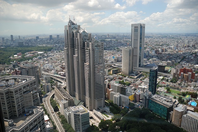 英語のトライズ 新宿センター2ヶ所のマップと建物画像…